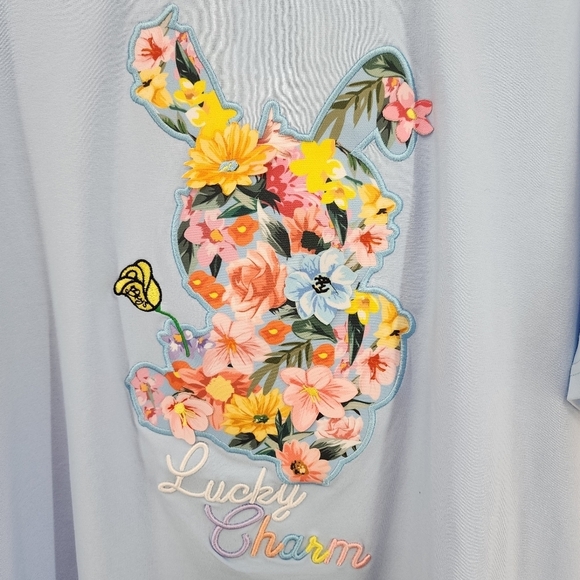 Lucky Charm Unisex Blossom Short Sleeve Tee - Picture 9 of 9